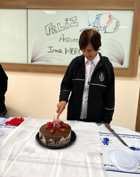 Feliz Aniversrio para nossa querida diretora! Nossa Senhora Menina