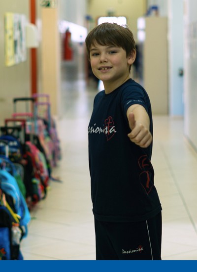 Uma escola que ensina vida Nossa Senhora Menina