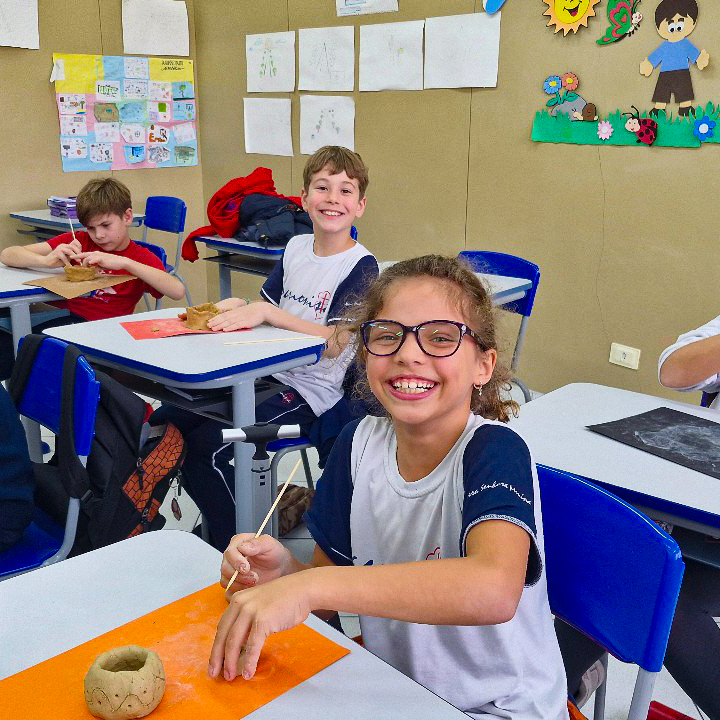 Esculturas de Argila  Nossa Senhora Menina