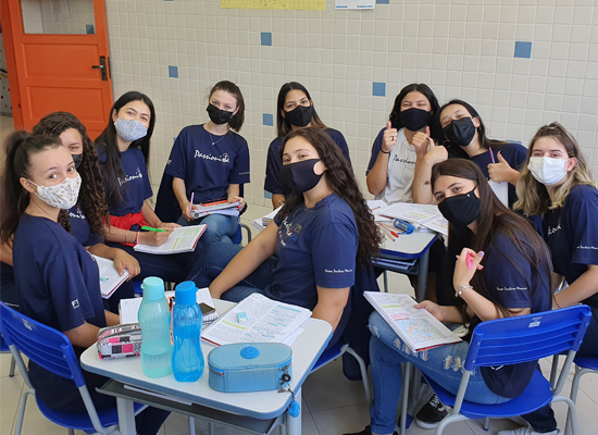 Terceiro em ao na aula de Histria Nossa Senhora Menina